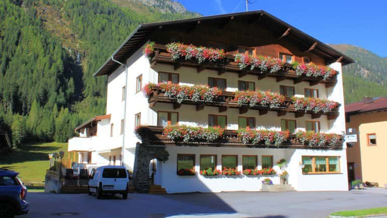 Hotel Pension St. Leonhard