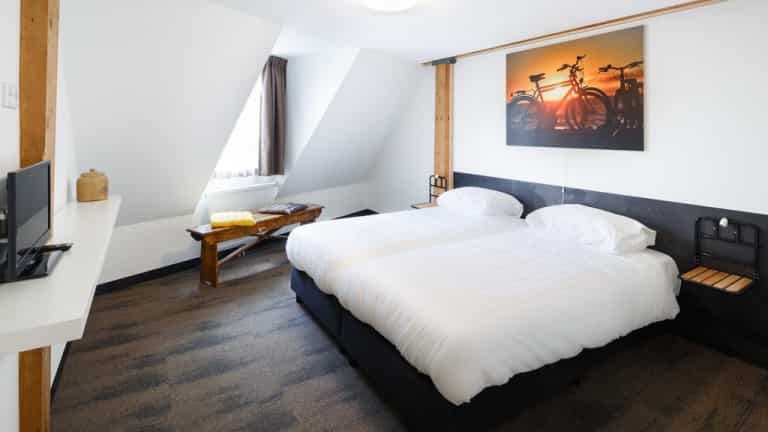 Hotel Blooker
