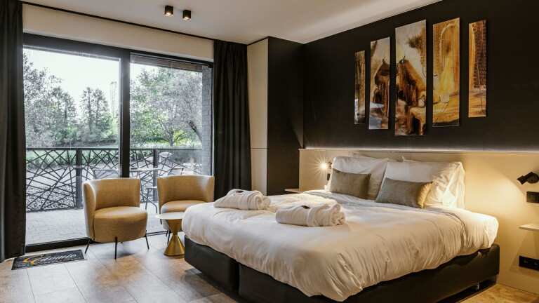 CCnomie Hotel & Restaurant
