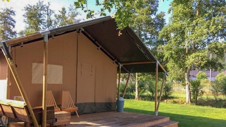 Buitenaanzicht - Vodatent Camping de Breede