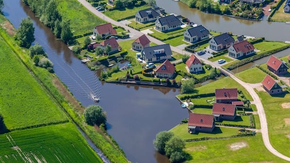 Luchtfoto - Bungalowpark Emslandermeer