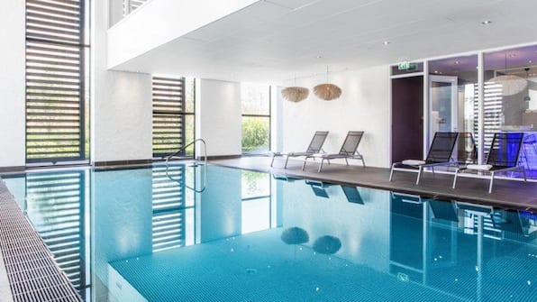 Binnenzwembad - Van der Valk Hotel Breukelen