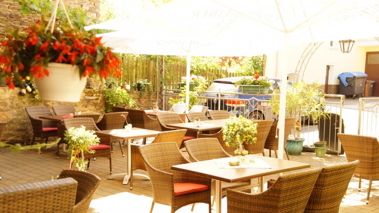 Terras - Hotel zum Moselstrand