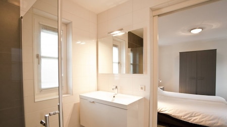 Badkamer - EuroParcs Bad Hoophuizen Badkamer - EuroParcs Bad Hoophuizen