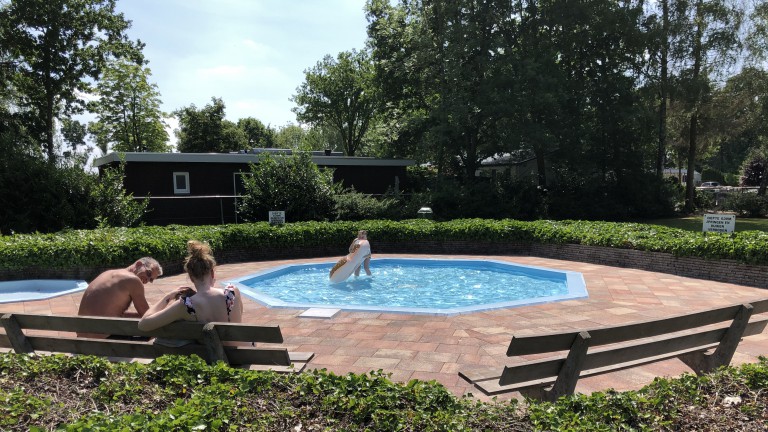 Buitenzwembad - Gasterij Hotel Dennenoord