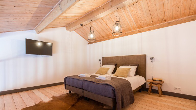 Zimmer auf dem Dachboden – Übernachtung mit Frühstück de Hei