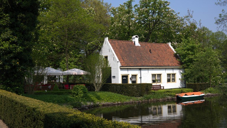 Vooraanzicht Het Koetshuys - Kasteel van Rhoon