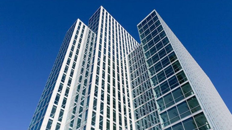Aanzicht van Plaza Premium Almere.