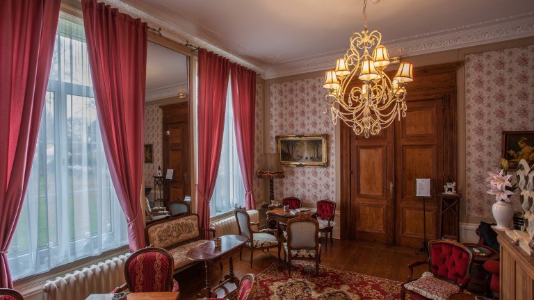 Salon - Chateau de Moulin le Comte