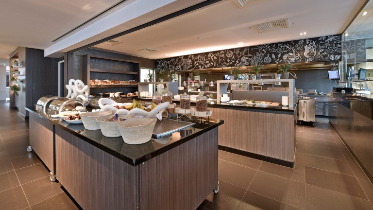 van-der-valk-hotel-amersfoort-a1-ontbijtbuffet