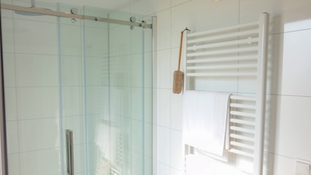 Badkamer - EuroParcs Bad Meersee Badkamer - EuroParcs Bad Meersee