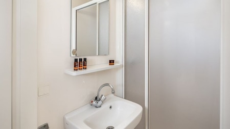 Badkamer - Roompot Bospark t Wolfsven Badkamer - Roompot Bospark t Wolfsven