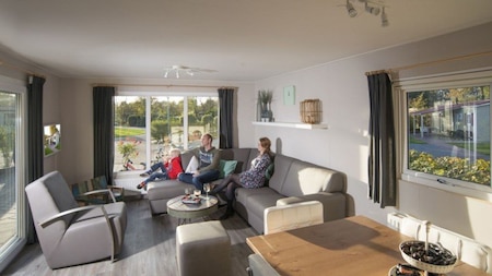 Woonkamer - Vakantiepark de Luttenberg Woonkamer - Vakantiepark de Luttenberg