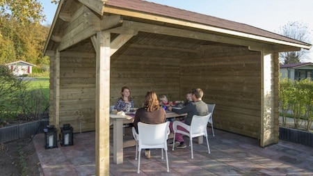 Overkapping - Vakantiepark de Luttenberg Overkapping - Vakantiepark de Luttenberg