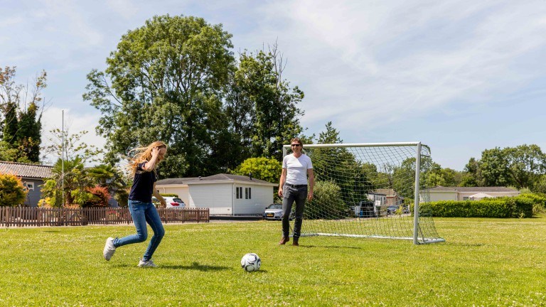 Fußballplatz - TopParken Erholung Park der Ijsselhoeve