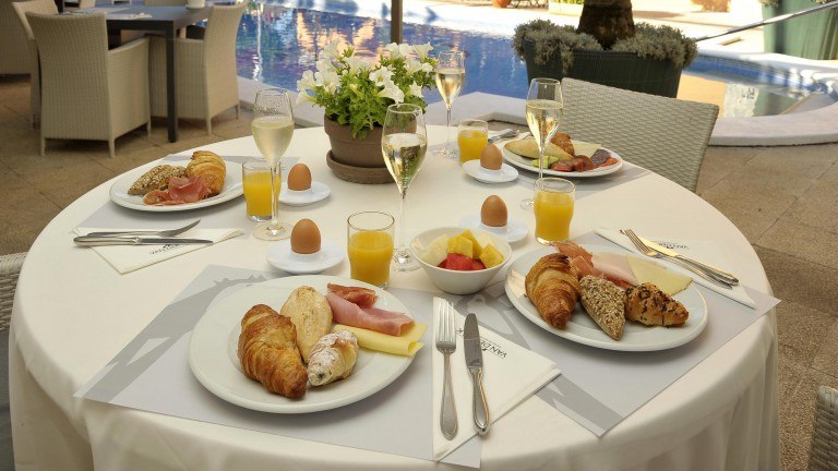 Ontbijt - Van der Valk Hotel Barcarola