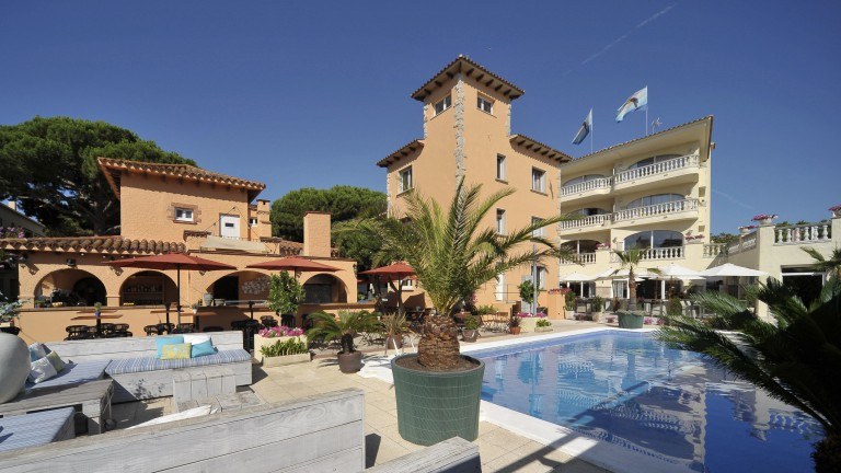 Zwembad - Van der Valk Hotel Barcarola