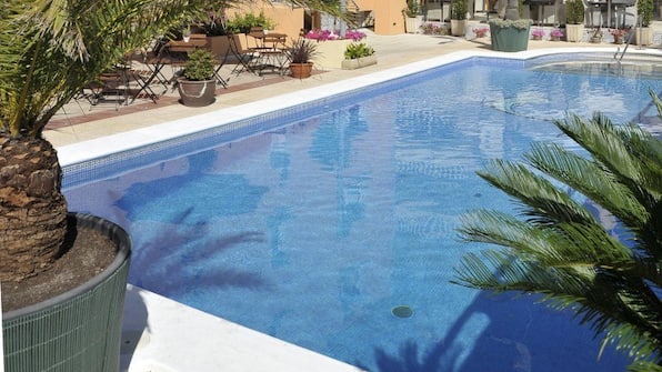 Pool - Van der Valk Hotel Barcarola