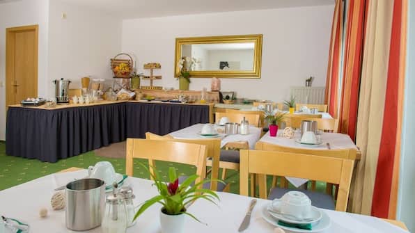 Frühstücksraum - Hotel Leo