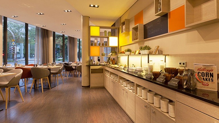 Ontbijtbuffet - CROSS INN Osnabrück by Hackmann