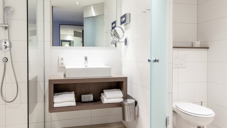 Badkamer - Van der Valk Hotel Groningen Hoogkerk