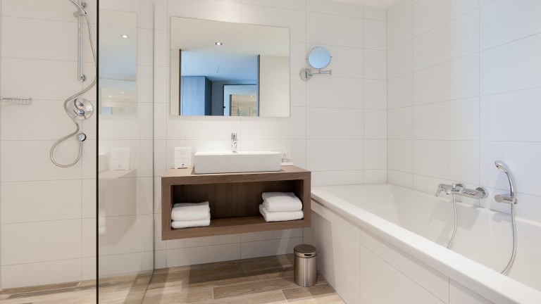 Badkamer - Van der Valk Hotel Groningen Hoogkerk