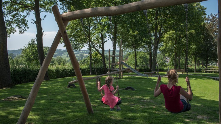 Spielplatz - außerhalb des Mechelerhofs
