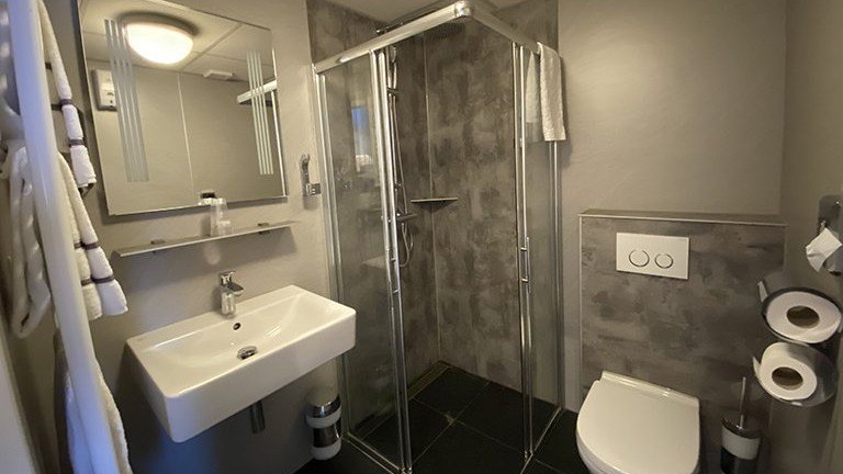 Standardzimmer mit Balkon – Hotel Anno Nu