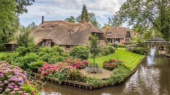 Giethoorn - Roompot Waterstaete Ossenzijl