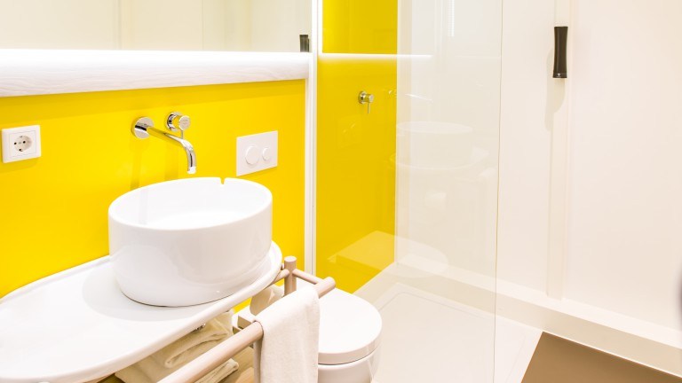 - Qbic Hotel WTC Amsterdam