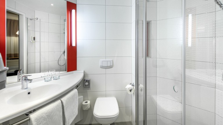 Badkamer - ibis Landshut City