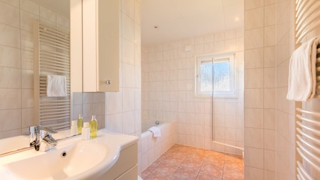 Badkamer - Roompot Hunzepark Badkamer - Roompot Hunzepark