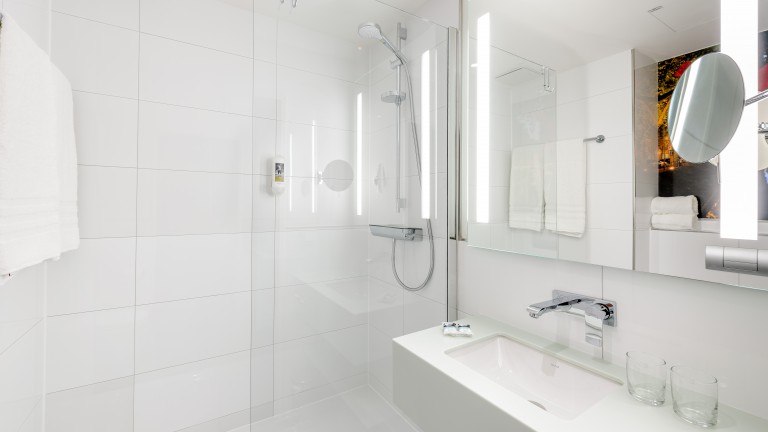 Badkamer - Mercure Hotel Düsseldorf Zentrum