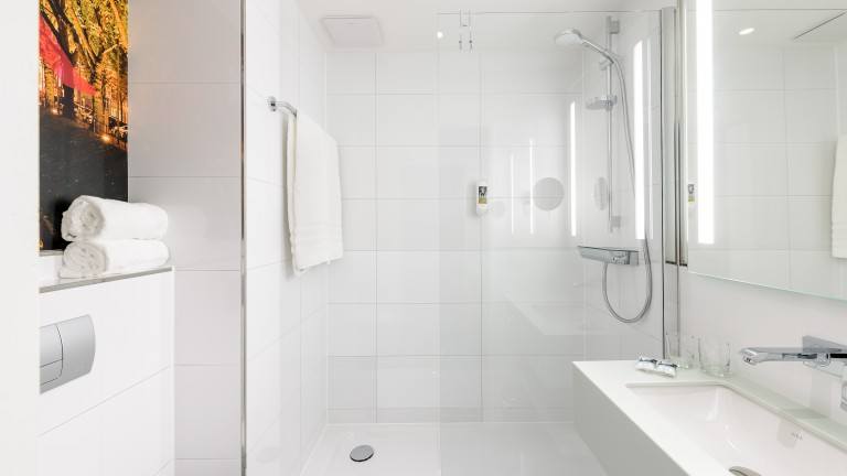 Badkamer - Mercure Hotel Düsseldorf Zentrum