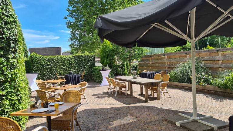 Terras - Amsterdam Hotel Uithoorn