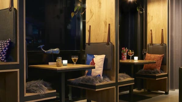 Restaurant - Moxy Amsterdam Schiphol Airport