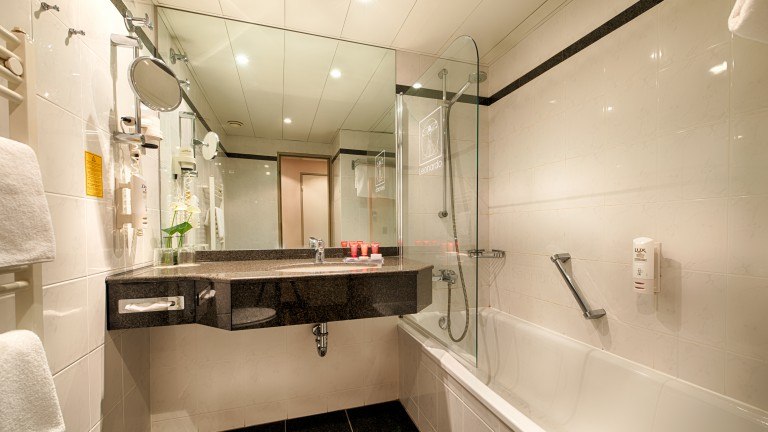 Badezimmer - Leonardo Hotel Hannover