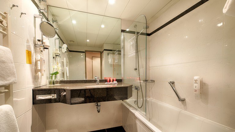 Badezimmer – Leonardo Hotel Hannover