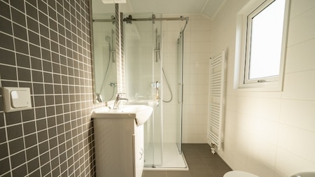 Badezimmer - EuroParcs Resort Kaatsheuvel
