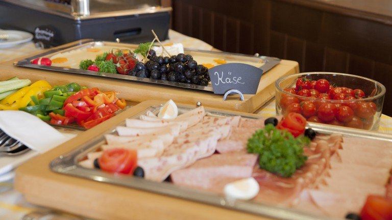 Buffet - stadt-gut-Hotel-Goldener-Adler