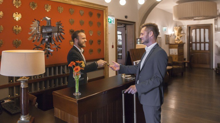 Receptie- Stadt-gut-Hotel-Goldener Adler