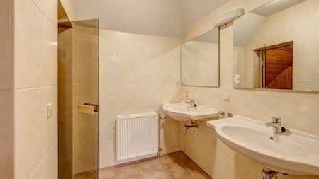 Badkamer - Roompot Ferienresort Cochem Badkamer - Roompot Ferienresort Cochem