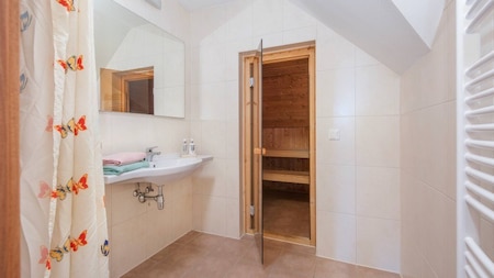 Badkamer - Roompot Ferienresort Cochem Badkamer - Roompot Ferienresort Cochem