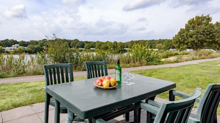 Terrasse - Roompot Vakantiepark Hunzedal