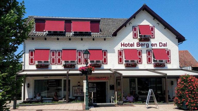 Voorkant Hotel-Restaurant Berg en Dal