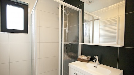 Badezimmer - EuroParcs Maasduinen