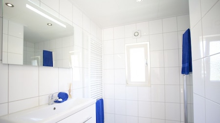 Badezimmer - EuroParcs Buitenhuizen