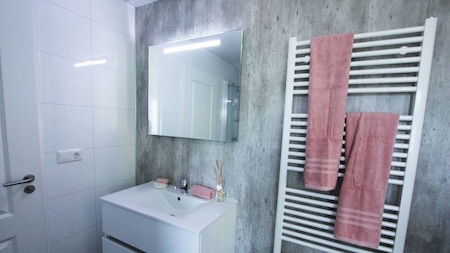 Badezimmer - EuroParcs Bad Hulckesteijn Badezimmer - EuroParcs Bad Hulckesteijn