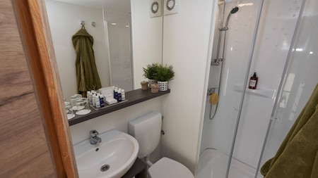 Badkamer - Europarcs Resort Veluwemeer Badkamer - Europarcs Resort Veluwemeer