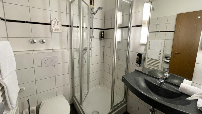 Standaard badkamer - Brenner Hotel Bielefeld